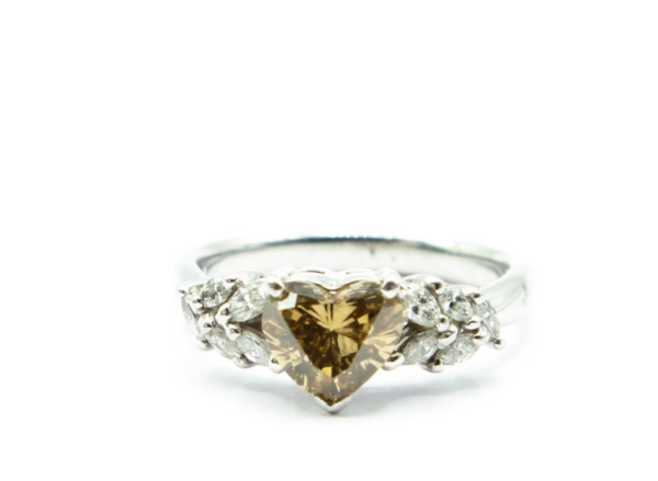 ANILLO PLATINO CORAZÓN